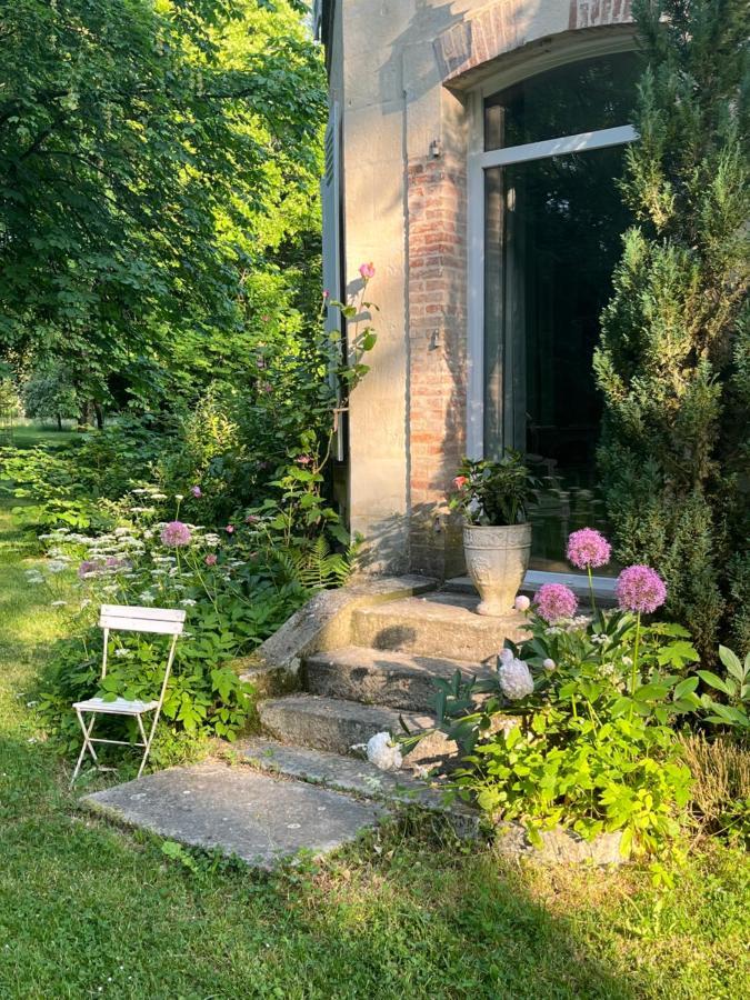 Les Grandes Hayes Bed & Breakfast Coulonges-sur-Sarthe ภายนอก รูปภาพ