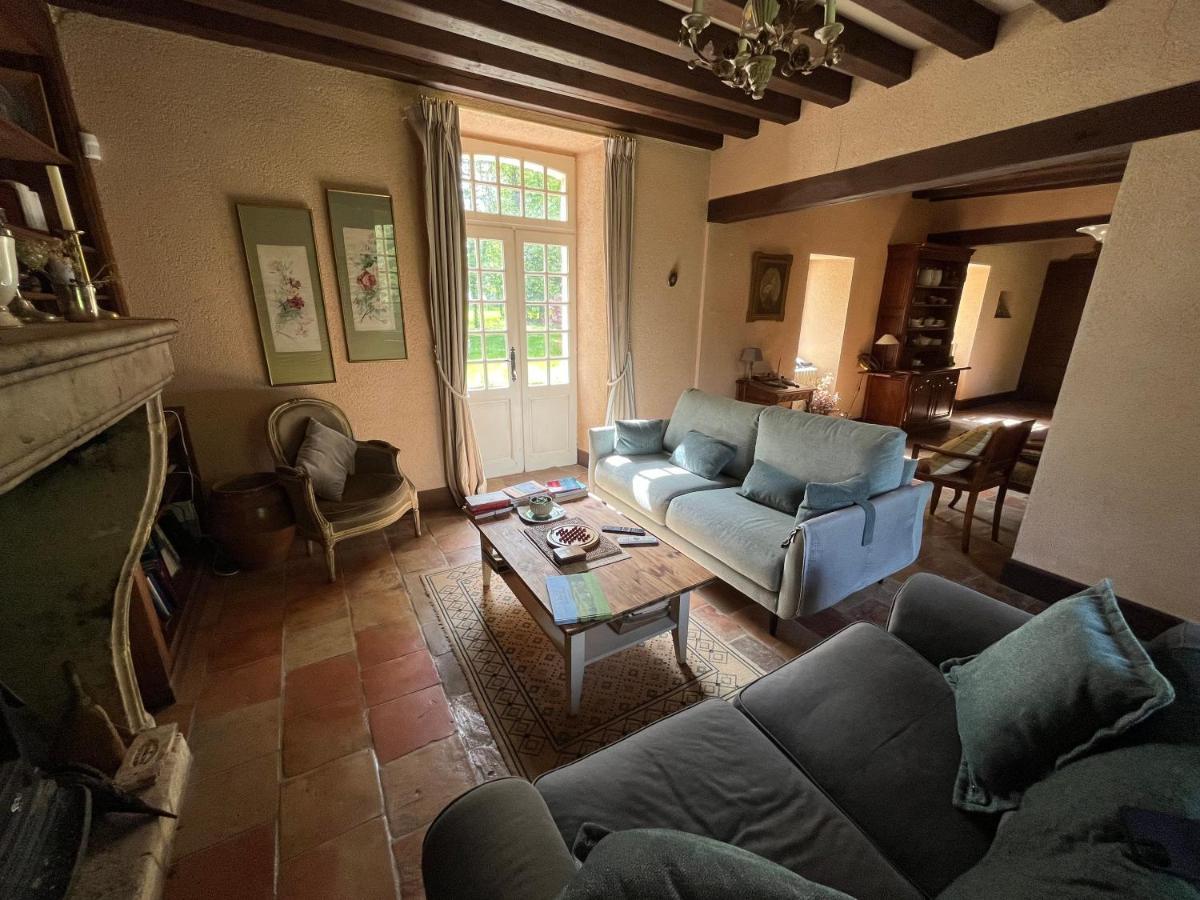 Les Grandes Hayes Bed & Breakfast Coulonges-sur-Sarthe ภายนอก รูปภาพ